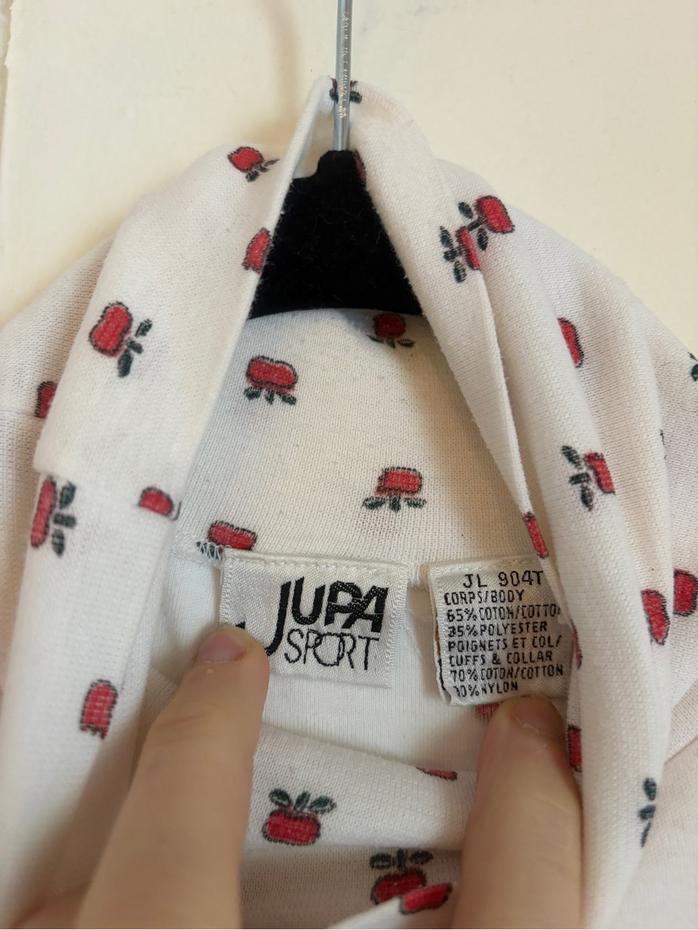FREE Vintage White Turtleneck Top with Red Apple Print - Picture 4 of 12